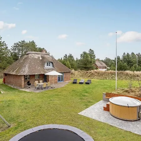 Holiday home Awesome Home In Romo With Wifi